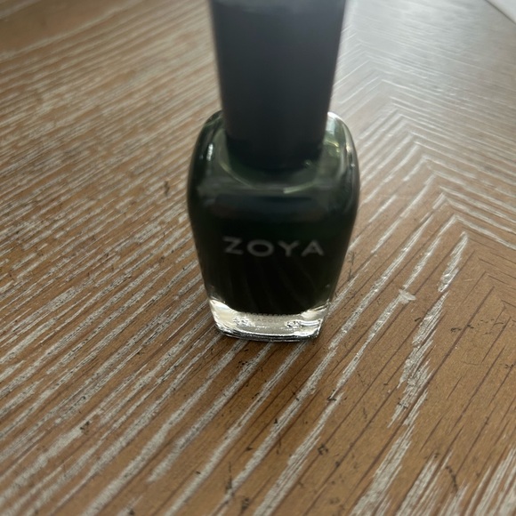 21 bottles Zoya polish-most never opened - Picture 7 of 7